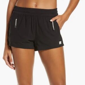 Vuori Women's Dash Shorts Black Size L Athletic Shorts